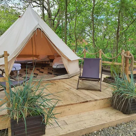 Luxusní stan Glamping Lawica- Splywy Przelomem Bardzkim *