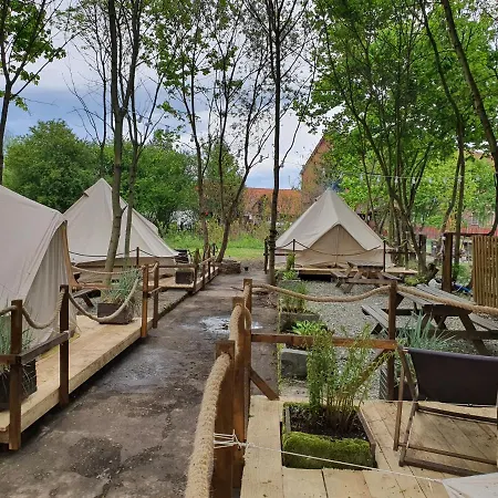 Luxusní stan Glamping Lawica- Splywy Przelomem Bardzkim *