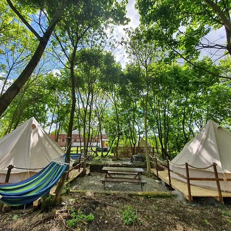 Glamping Lawica- Splywy Przelomem Bardzkim 豪华帐篷