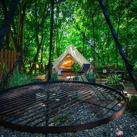Glamping Lawica- Splywy Przelomem Bardzkim 豪华帐篷