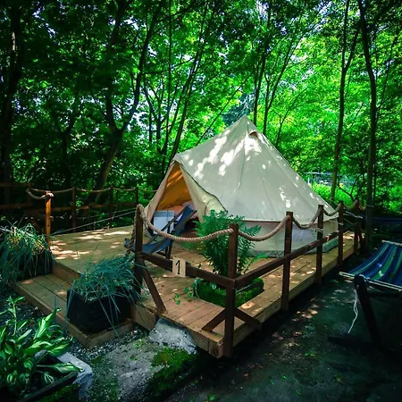 Glamping Lawica- Splywy Przelomem Bardzkim 克沃兹科