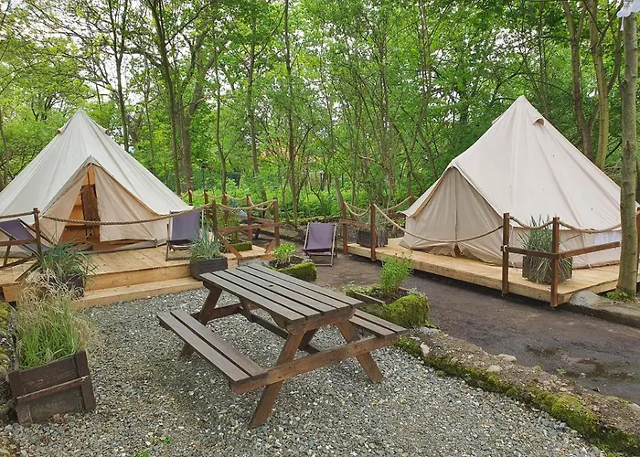 Glamping Lawica- Splywy Przelomem Bardzkim ラグジュアリーテント