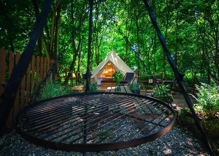 Glamping Lawica- Splywy Przelomem Bardzkim ラグジュアリーテント
