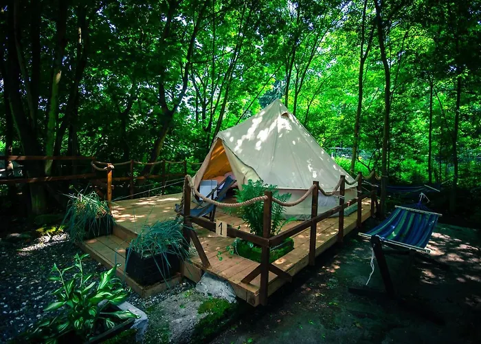 Glamping Lawica- Splywy Przelomem Bardzkim クウォツコ